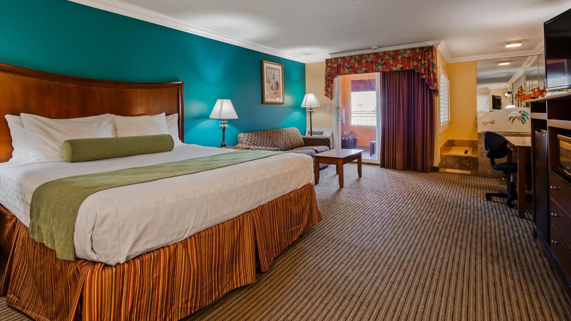 Best Western Harbour Inn & Suites Huntington - Sunset Beach gallery photo in Huntington Beach, CA — image 19