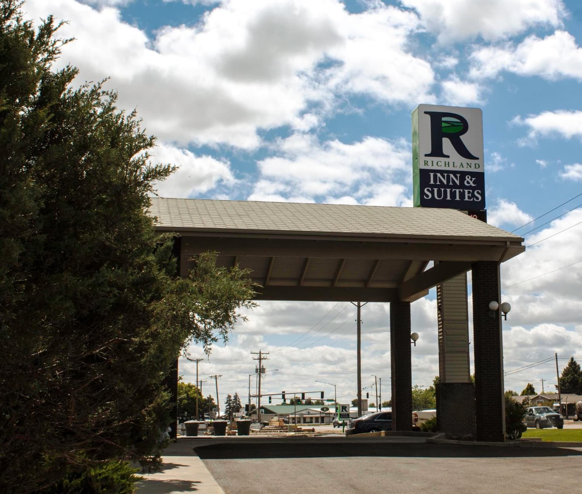 Richland Inn and Suites featured exterior or lobby in Sidney, MT — similar hotel