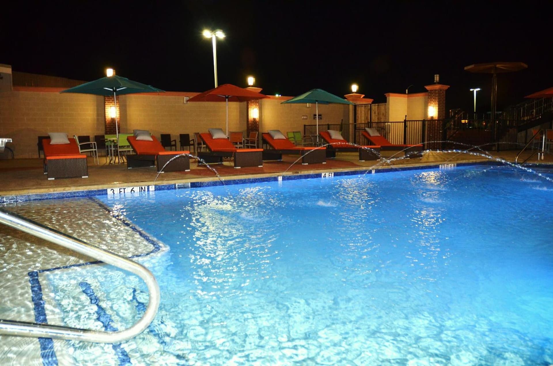 Lux Hotel & Spa gallery photo in Arlington, TX — image 10