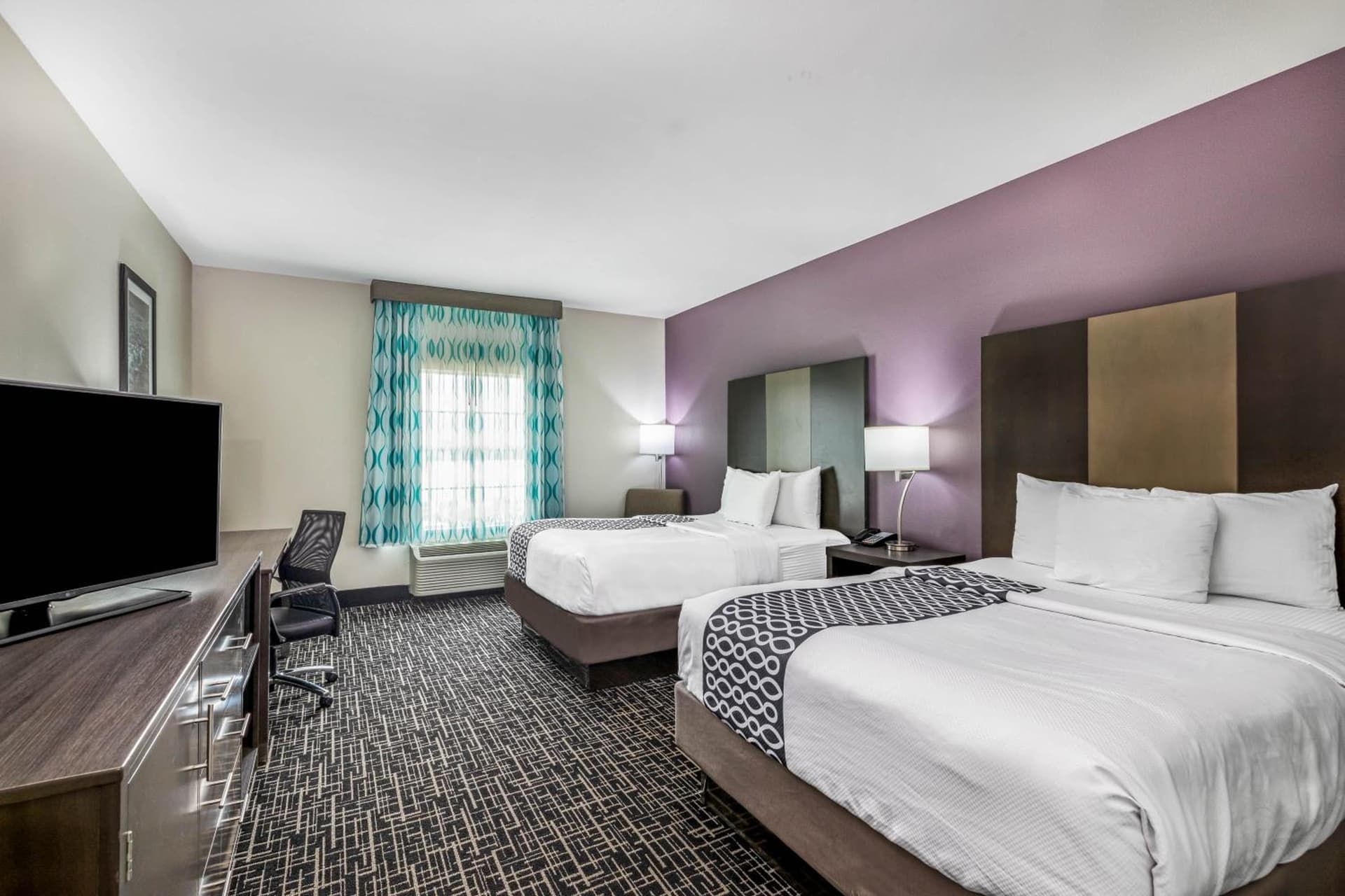 Comfort Inn & Suites interior in Claremore, OK — gallery photo 2
