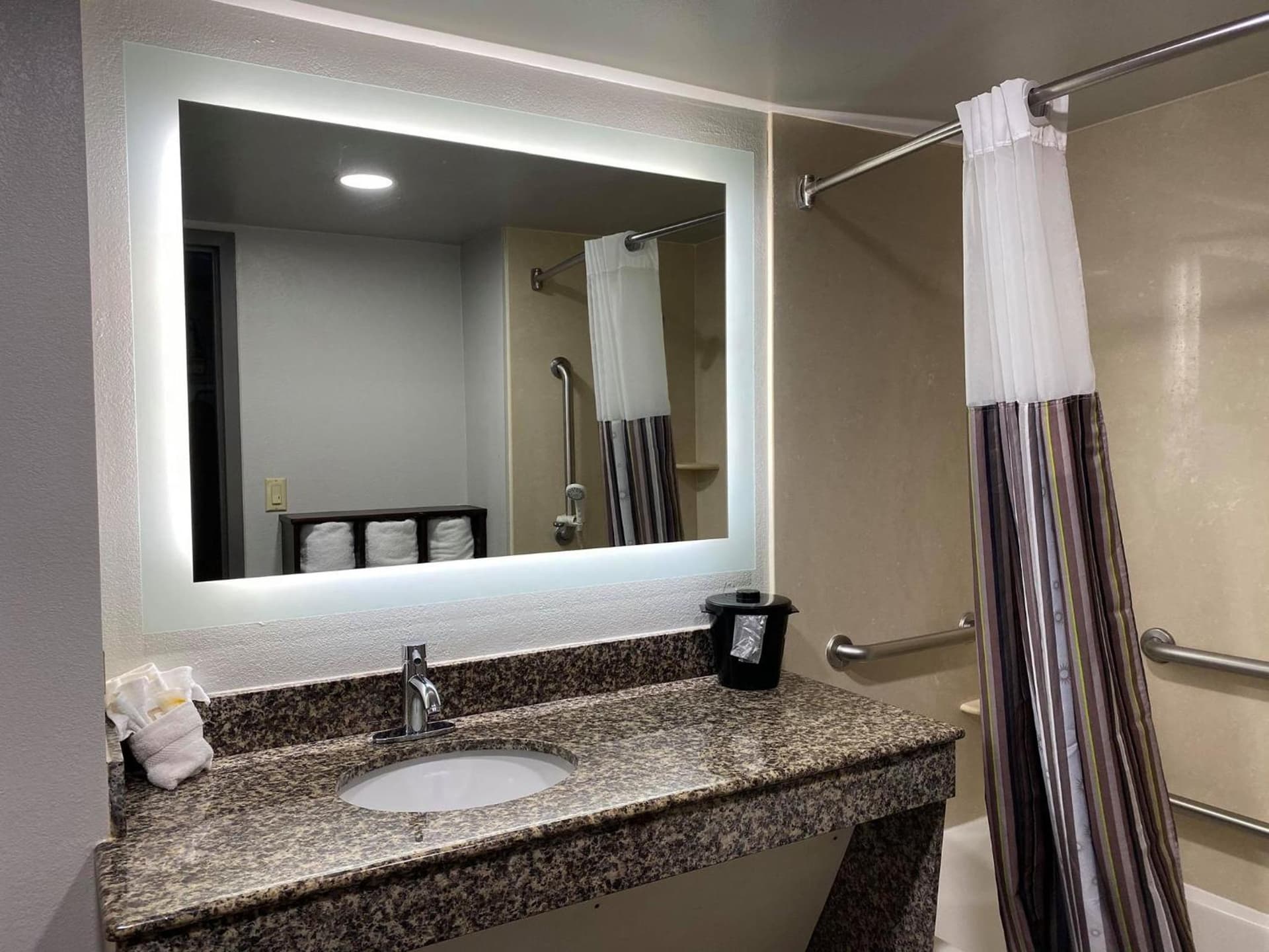 La Quinta by Wyndham Clarksville gallery photo in Clarksville, TN — image 5