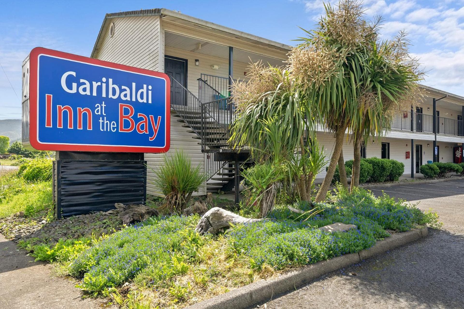 Garibaldi Inn at the Bay featured exterior or lobby in Garibaldi, OR — similar hotel