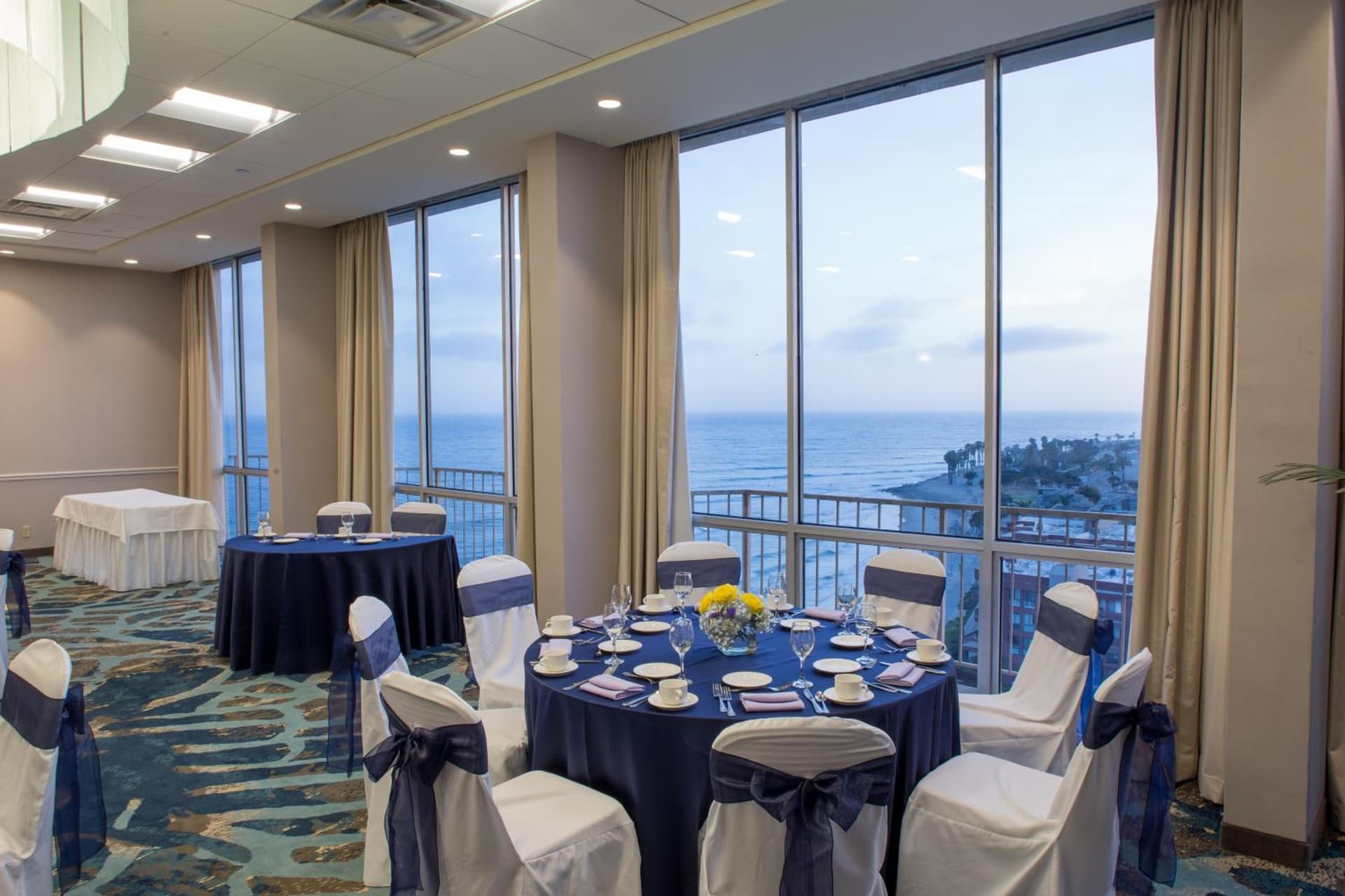 Crowne Plaza Ventura Beach by IHG gallery photo in Ventura, CA — image 113