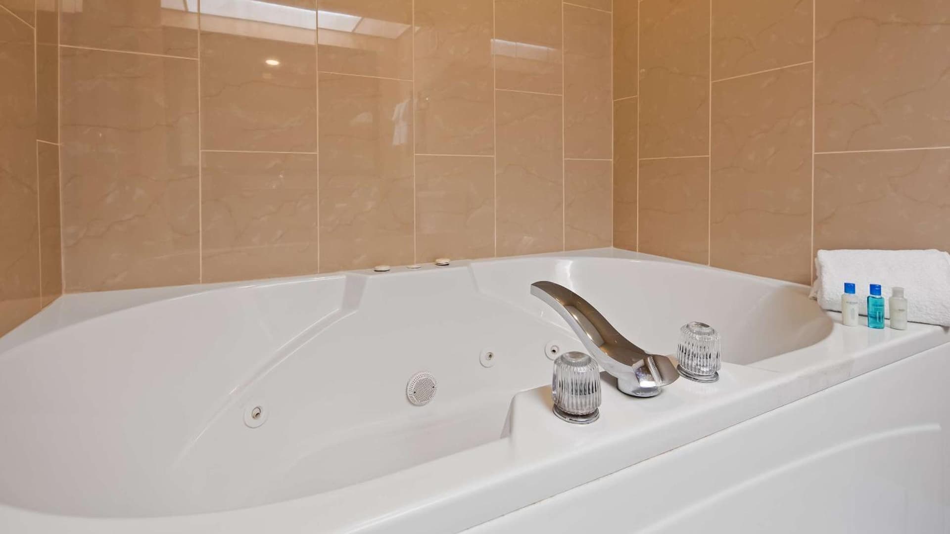 Best Western Plaza Hotel Saugatuck gallery photo in Saugatuck, MI — image 12