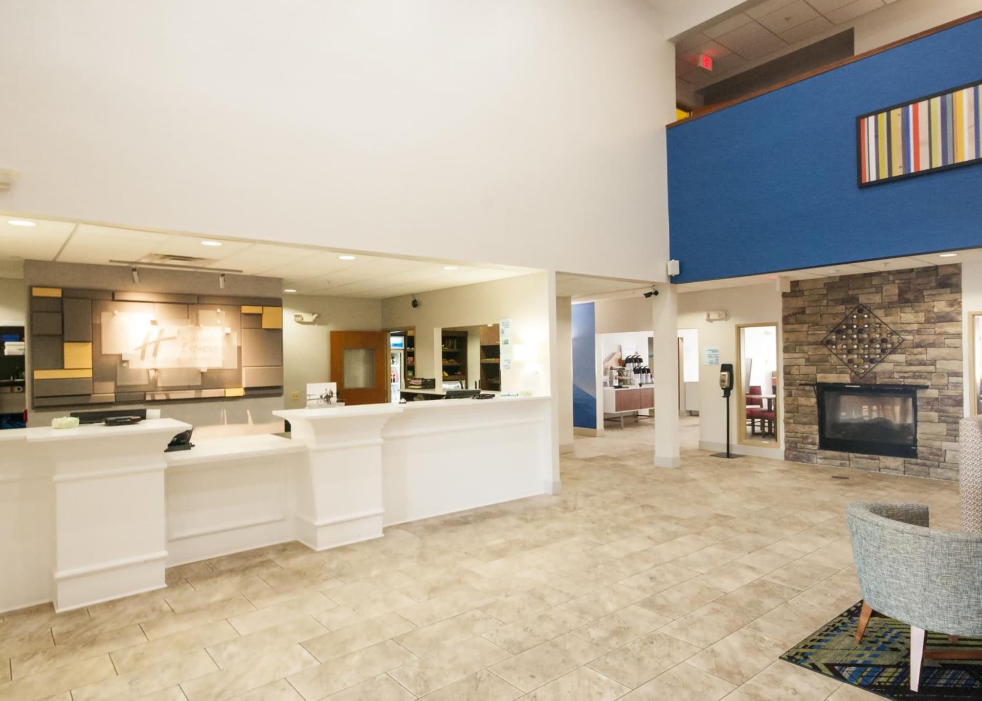 Holiday Inn Express Hotel & Suites Waukegan/Gurnee by IHG gallery photo in Waukegan, IL — image 5