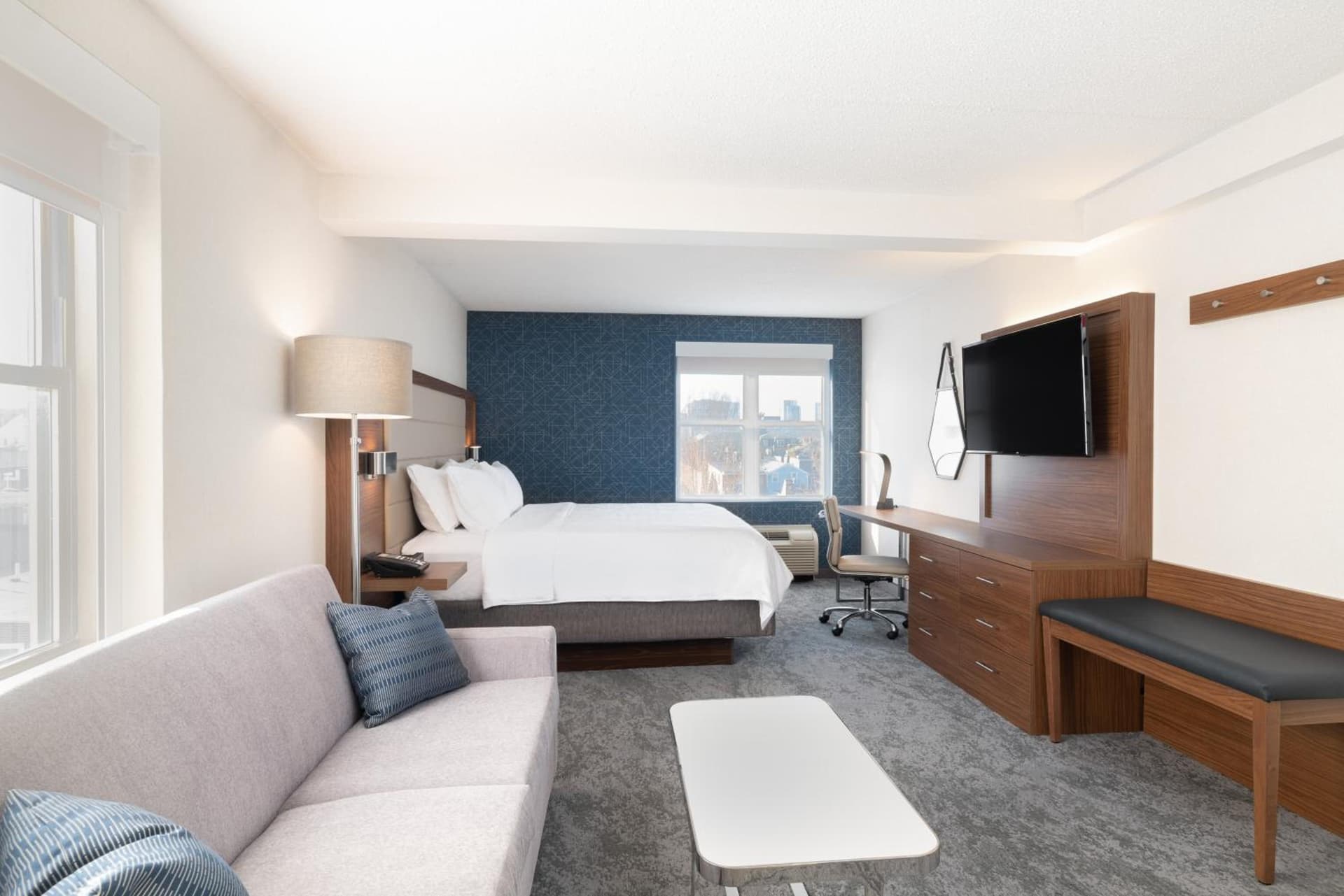 Holiday Inn Express & Suites Boston - Cambridge by IHG gallery photo in Cambridge, MA — image 6