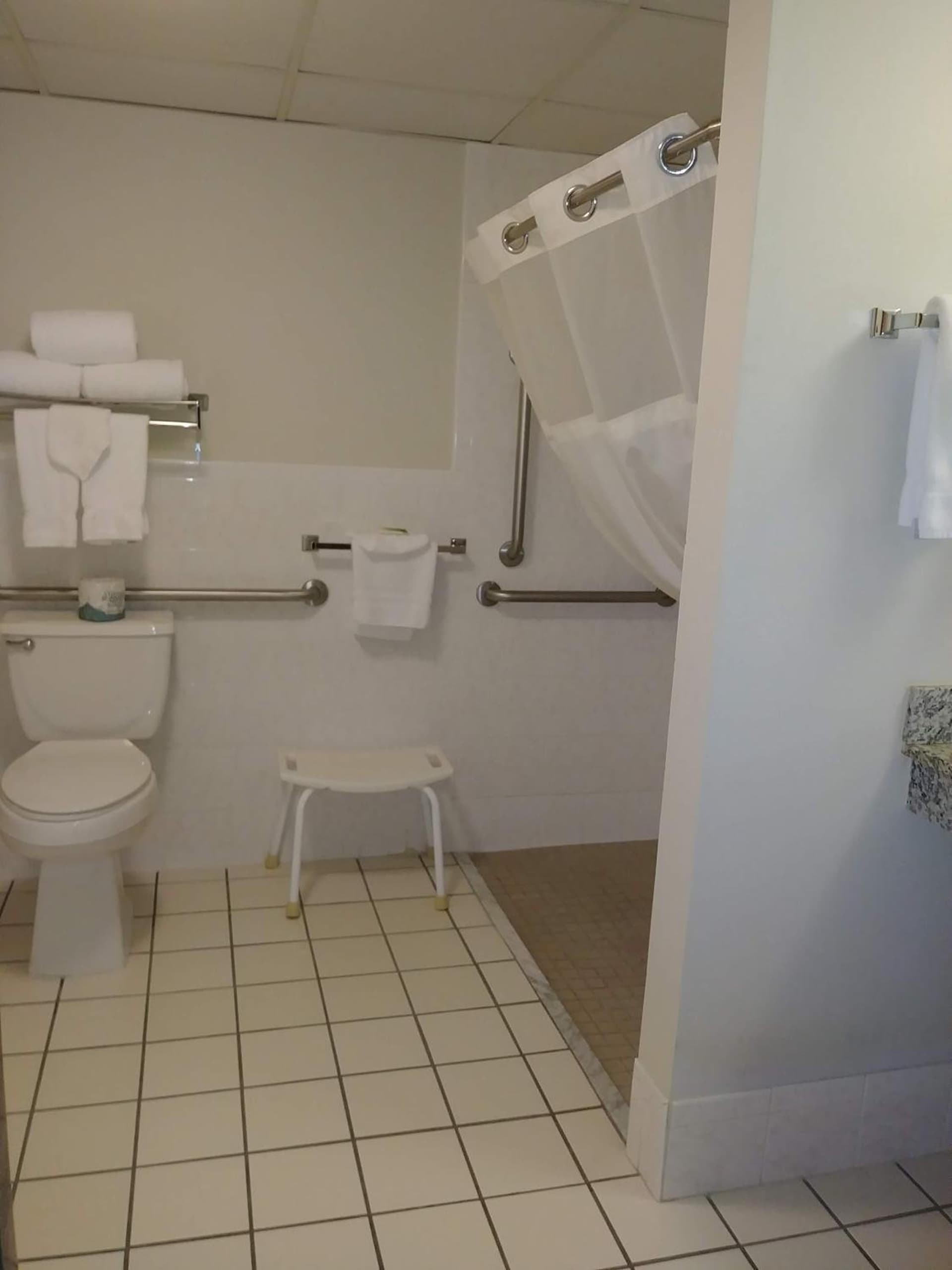 AmericInn by Wyndham Windsor Ft. Collins gallery photo in Fort Collins, CO — image 40