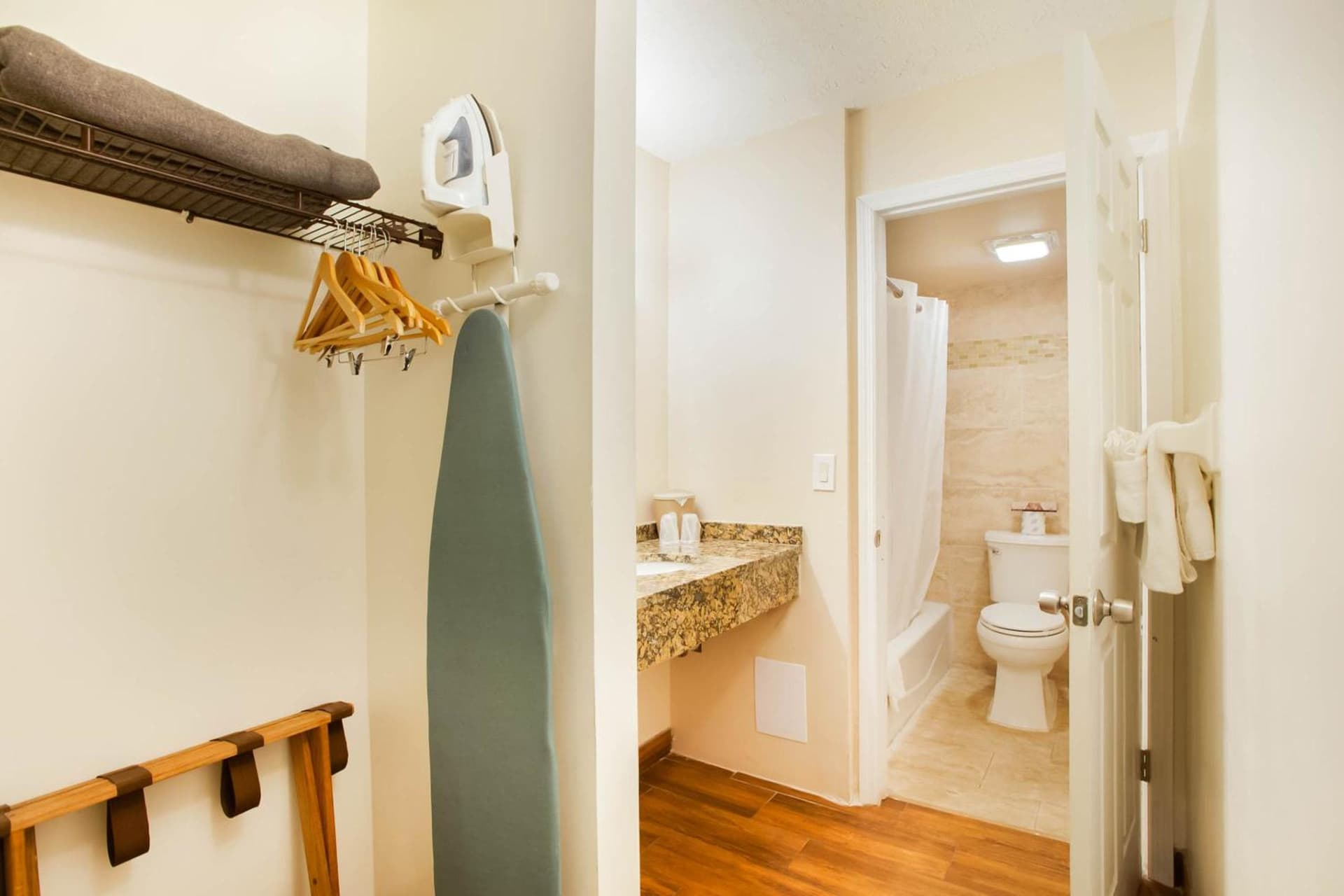 OYO Waterfront Hotel- Cape Coral Fort Myers, FL gallery photo in Cape Coral, FL — image 4