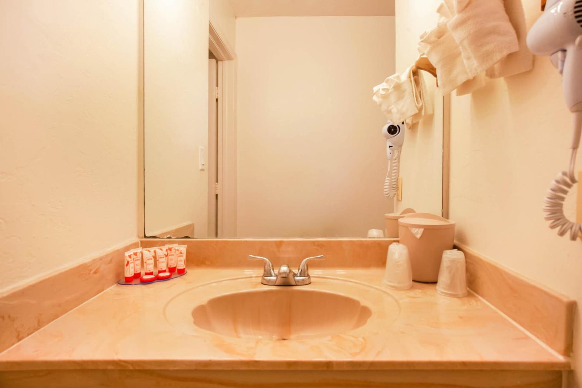 OYO Waterfront Hotel- Cape Coral Fort Myers, FL gallery photo in Cape Coral, FL — image 32