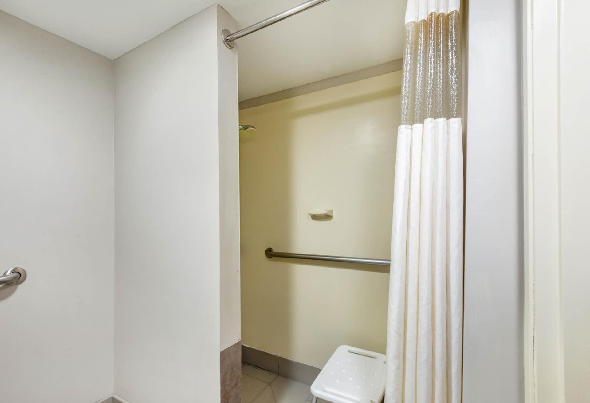La Quinta by Wyndham Newark - Elkton gallery photo in Elkton, MD — image 24