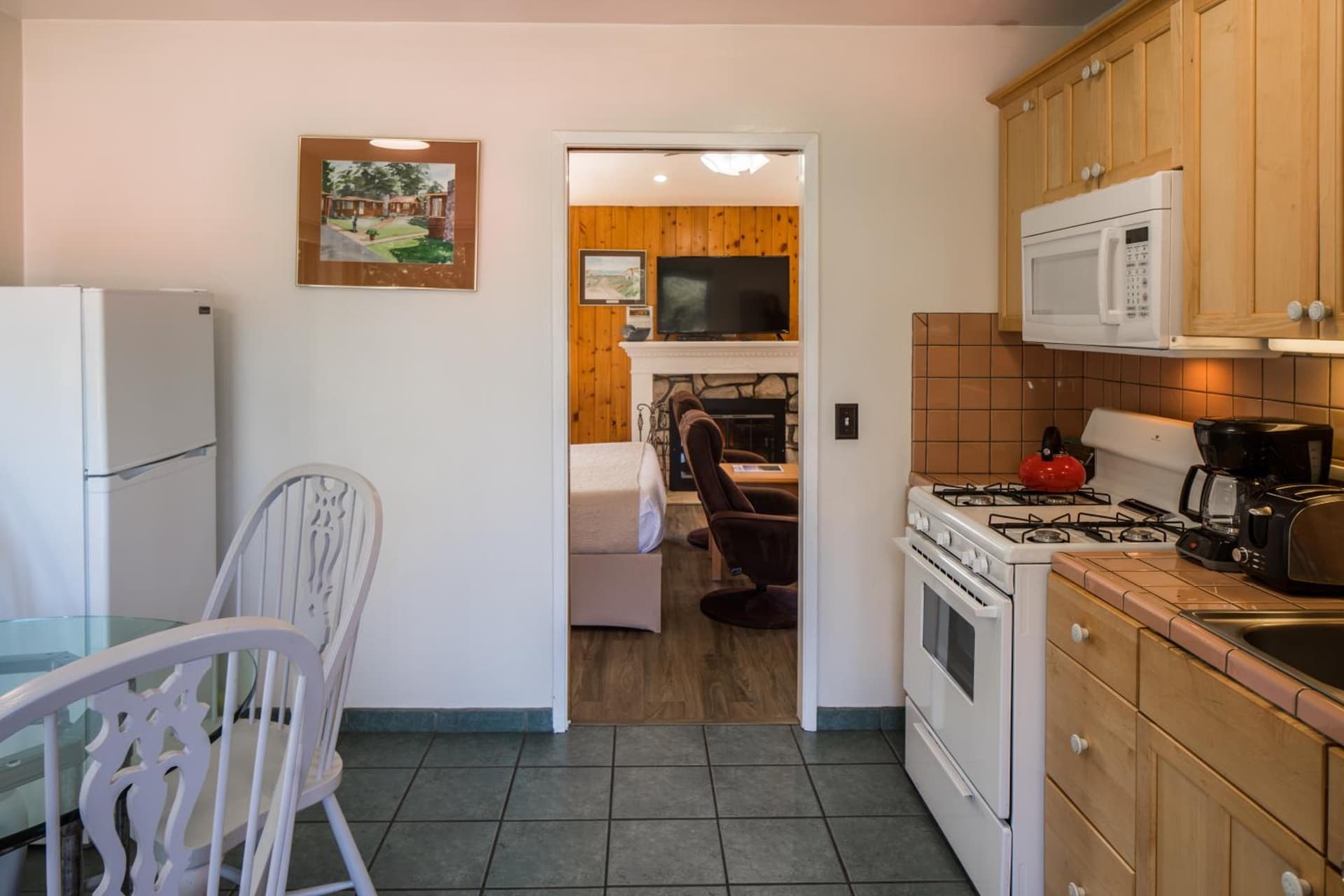 Andril Fireplace Cottages gallery photo in Pacific Grove, CA — image 99