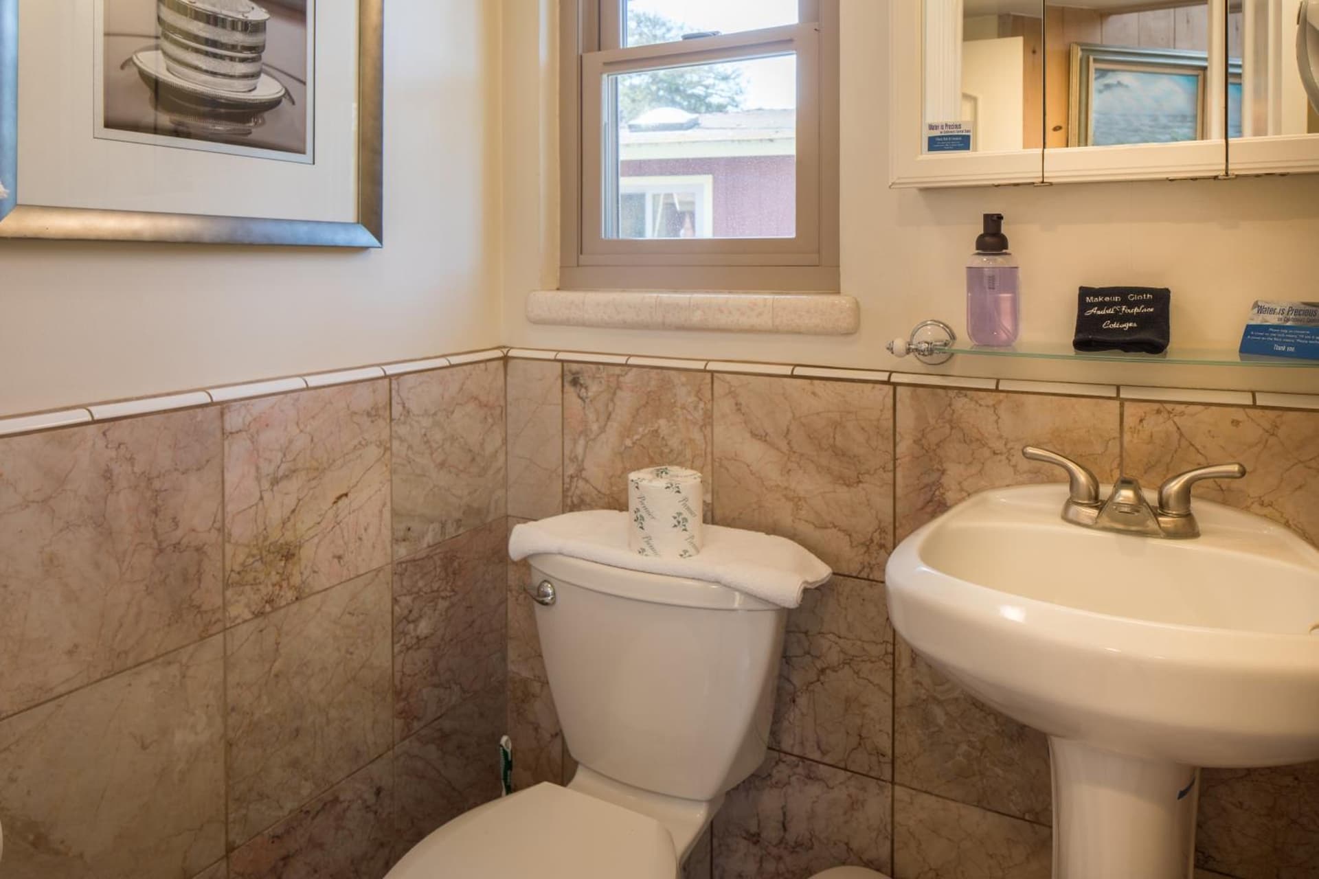 Andril Fireplace Cottages gallery photo in Pacific Grove, CA — image 19