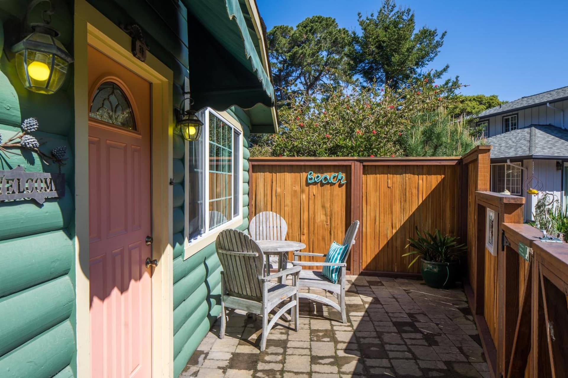 Andril Fireplace Cottages gallery photo in Pacific Grove, CA — image 10