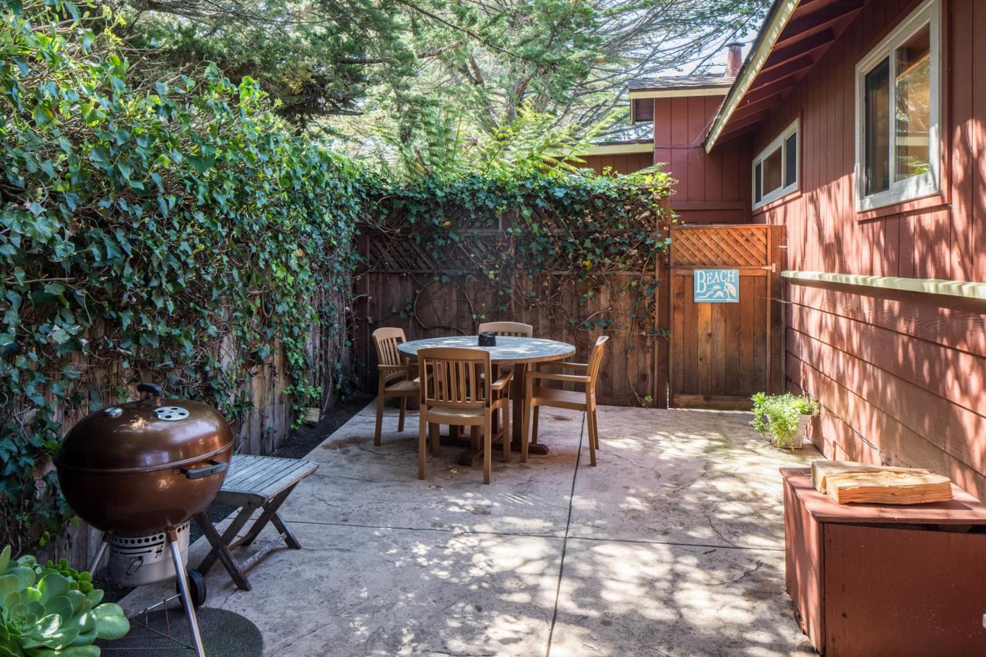 Andril Fireplace Cottages gallery photo in Pacific Grove, CA — image 32