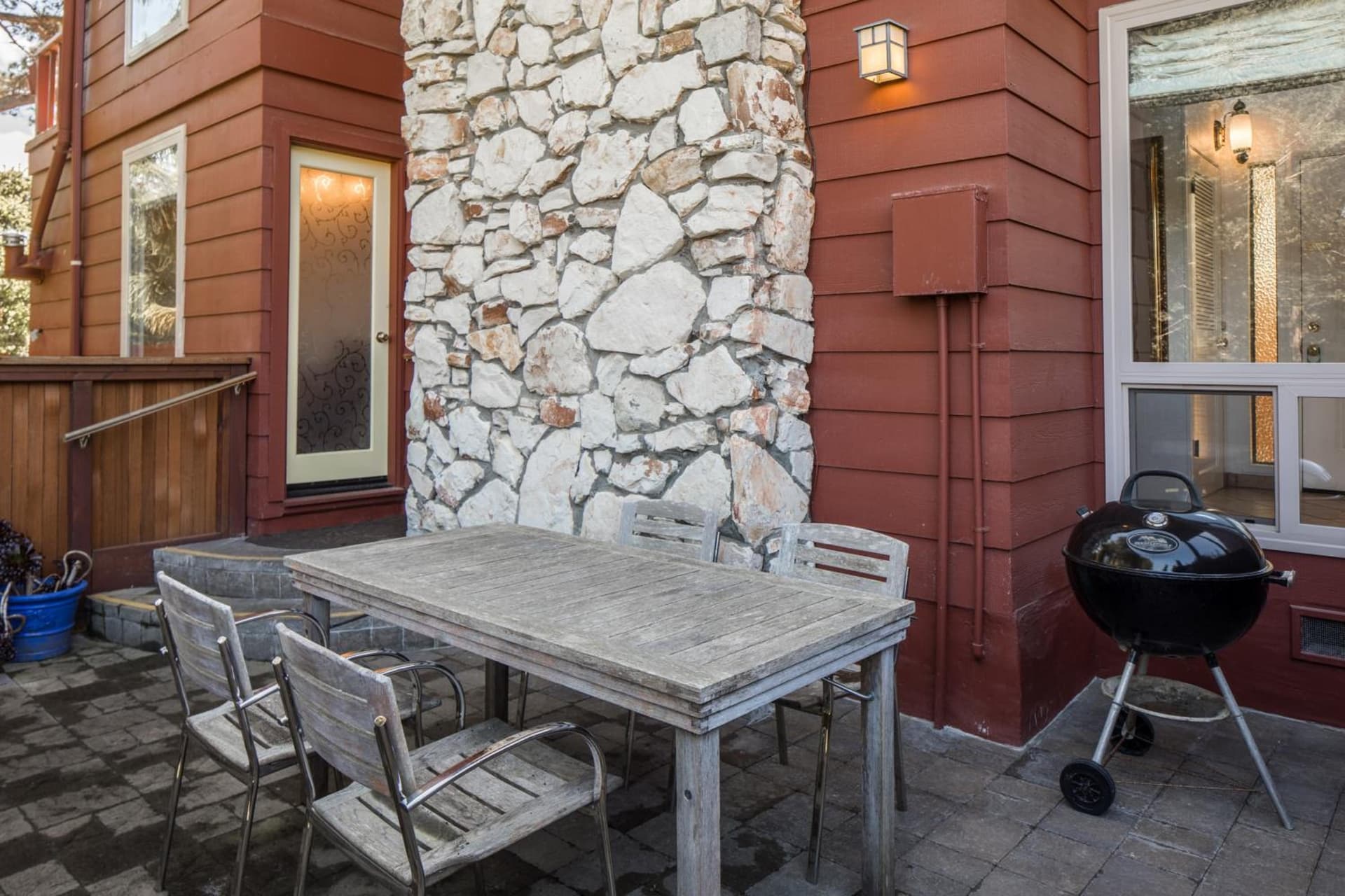 Andril Fireplace Cottages gallery photo in Pacific Grove, CA — image 36