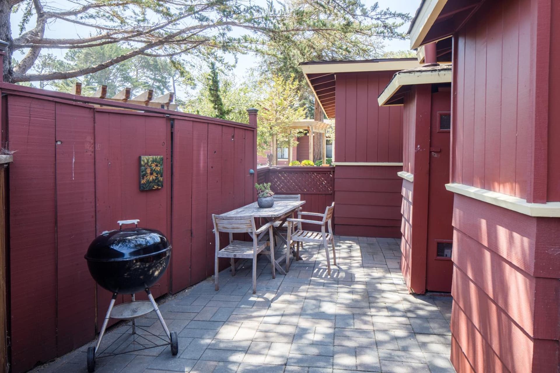 Andril Fireplace Cottages gallery photo in Pacific Grove, CA — image 28