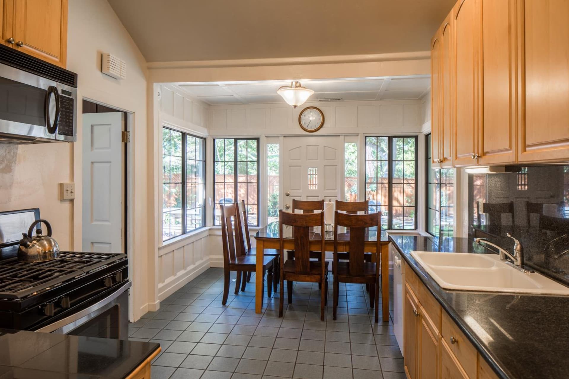 Andril Fireplace Cottages gallery photo in Pacific Grove, CA — image 65