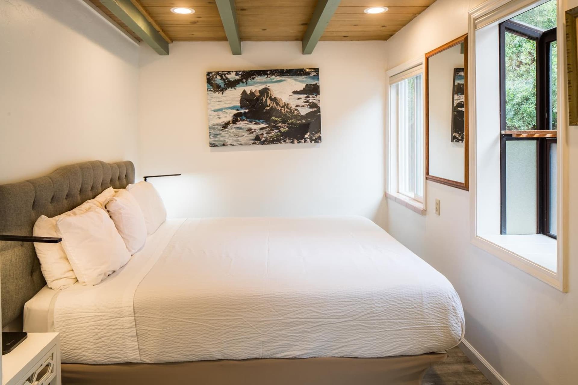 Andril Fireplace Cottages gallery photo in Pacific Grove, CA — image 12