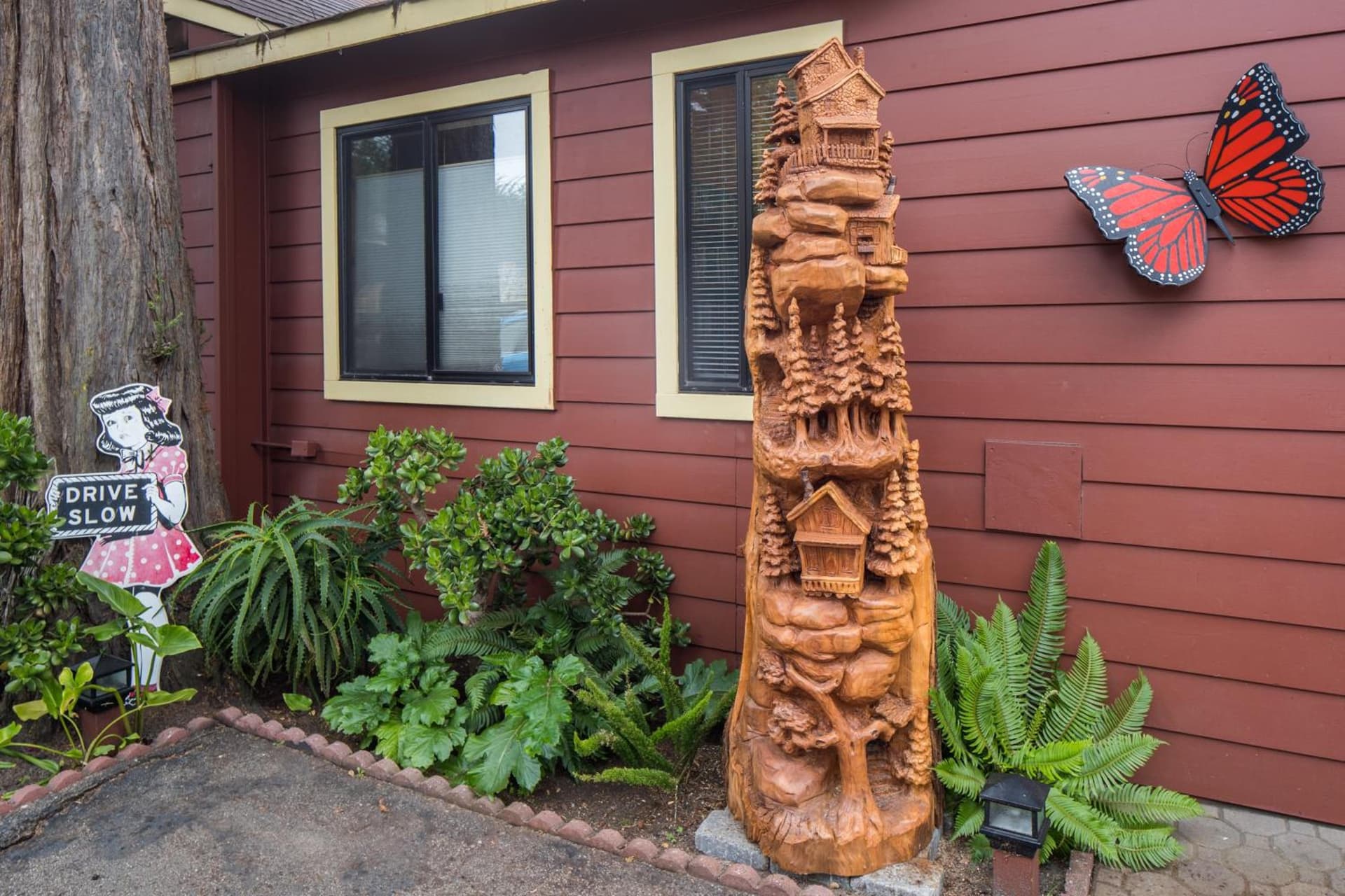 Andril Fireplace Cottages gallery photo in Pacific Grove, CA — image 37