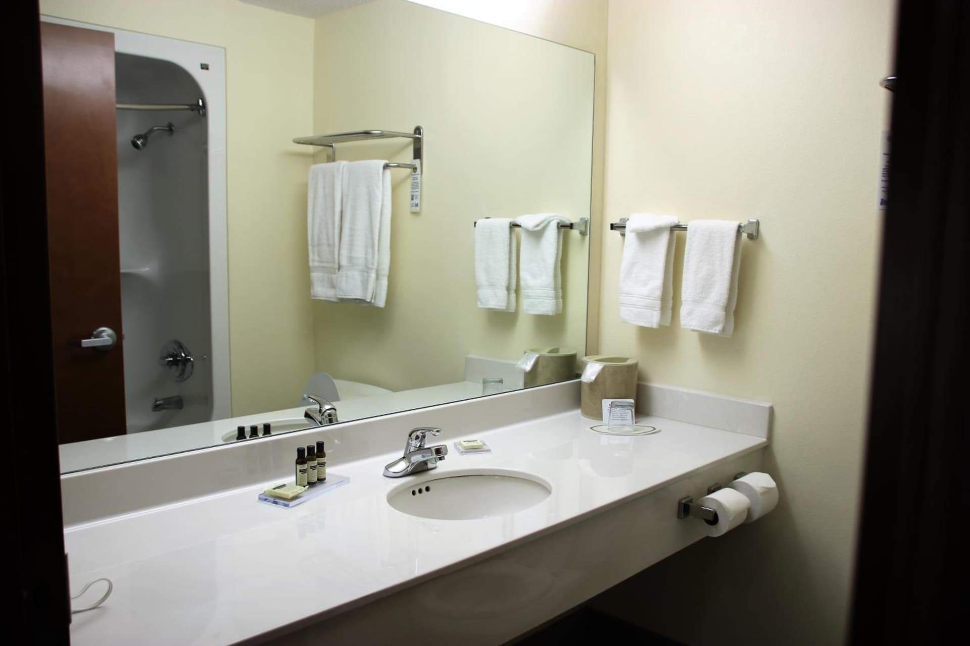 Hawthorn Suites by Wyndham Louisville East gallery photo in Louisville, KY — image 21