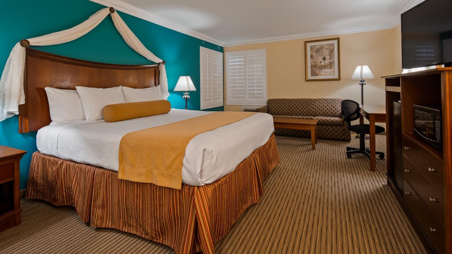 Best Western Harbour Inn & Suites Huntington - Sunset Beach gallery photo in Huntington Beach, CA — image 18