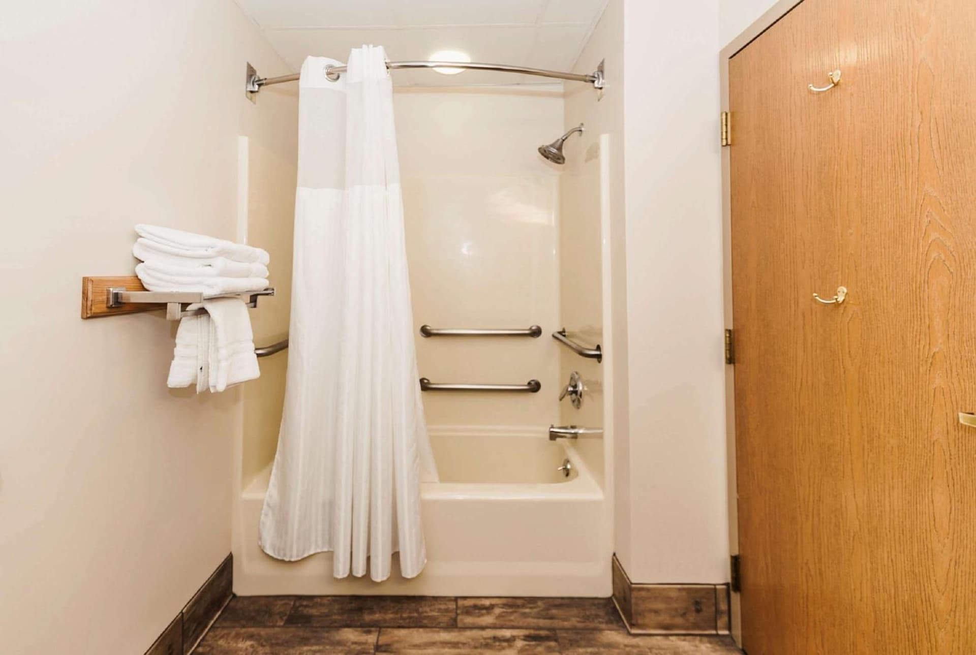 SureStay Plus by Best Western Elizabethtown Lancaster gallery photo in Elizabethtown, PA — image 21