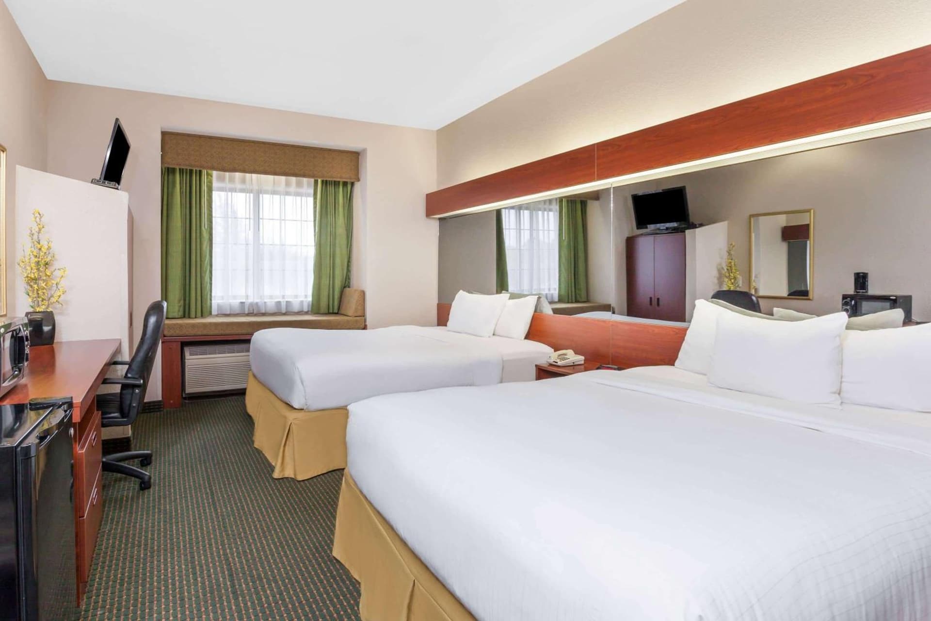 Days Inn by Wyndham near Kansas Speedway gallery photo in Kansas City, KS — image 11