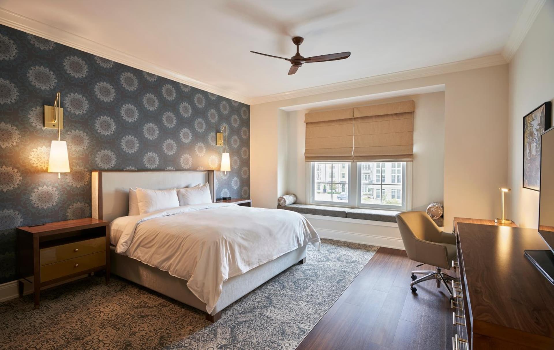 The Inn at Meadowbrook property views in Prairie Village, KS — gallery photo 3