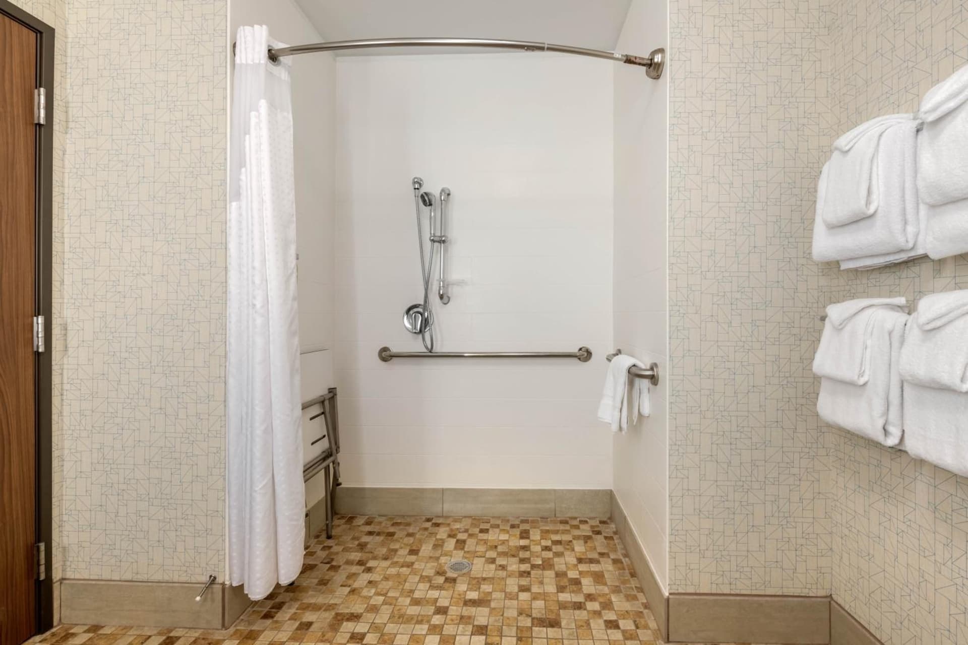 Holiday Inn Express & Suites - St. Petersburg - Madeira Beach by IHG gallery photo in St Petersburg, FL — image 96