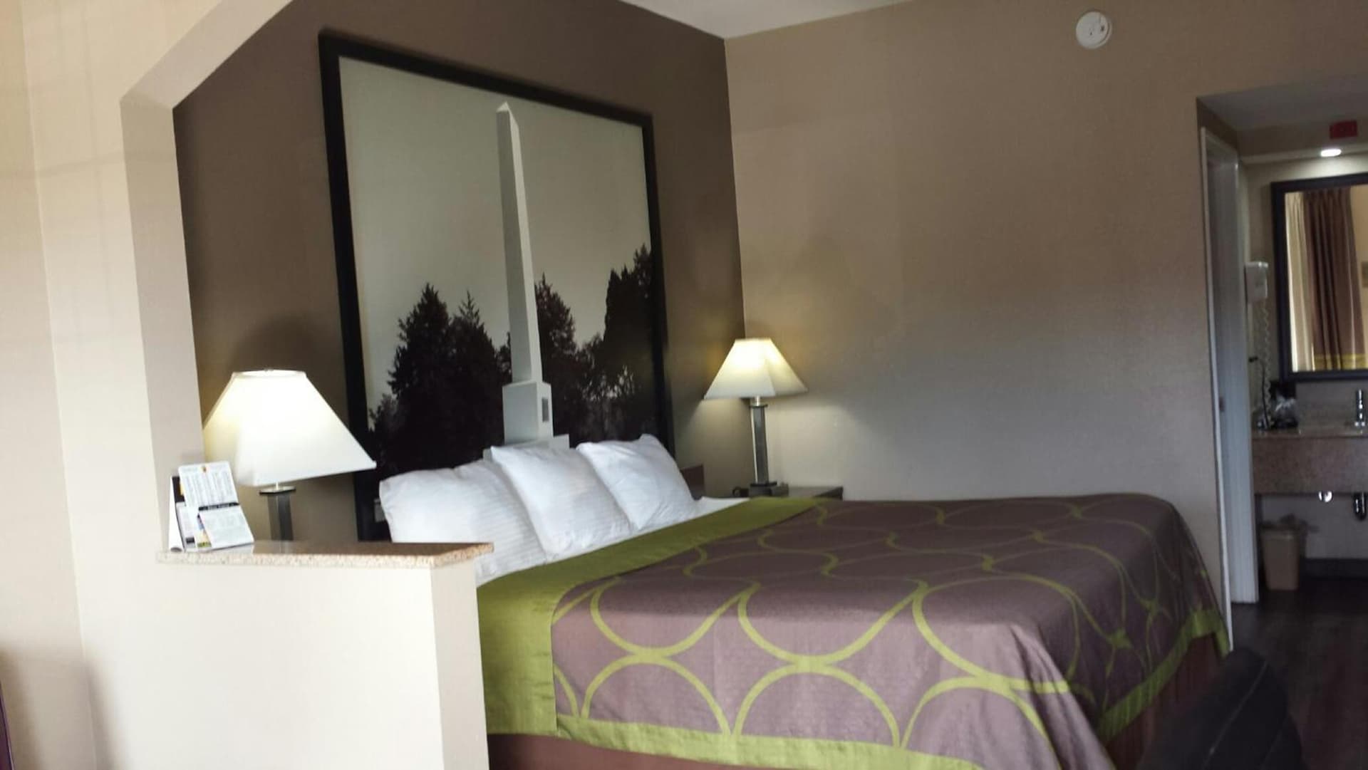Super 8 by Wyndham Murfreesboro gallery photo in Murfreesboro, TN — image 14