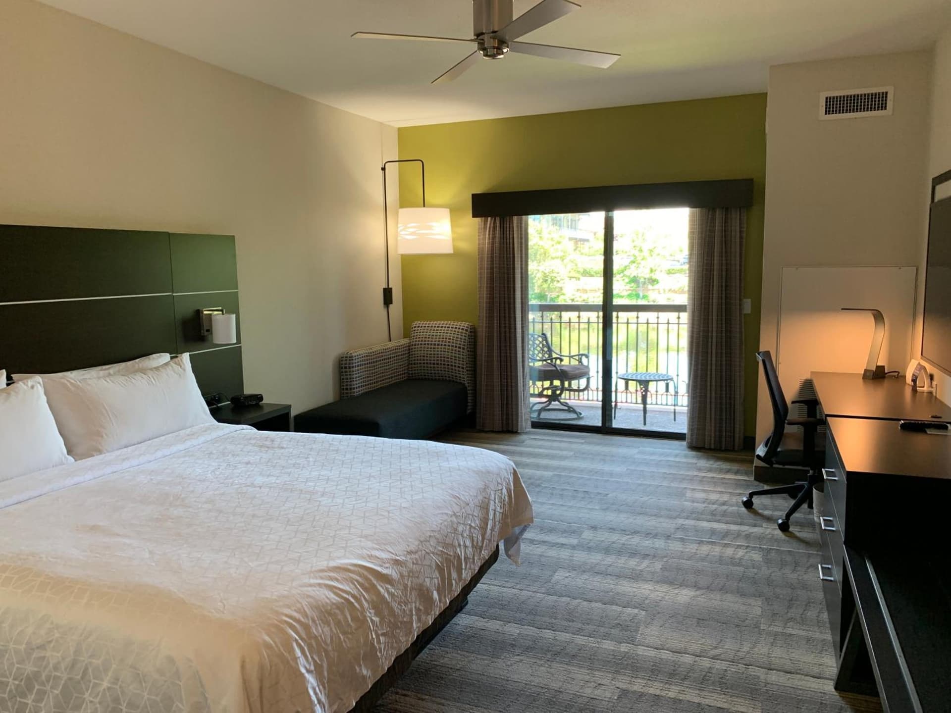 Holiday Inn Express Hotel & Suites El Dorado Hills by IHG gallery photo in El Dorado Hills, CA — image 32