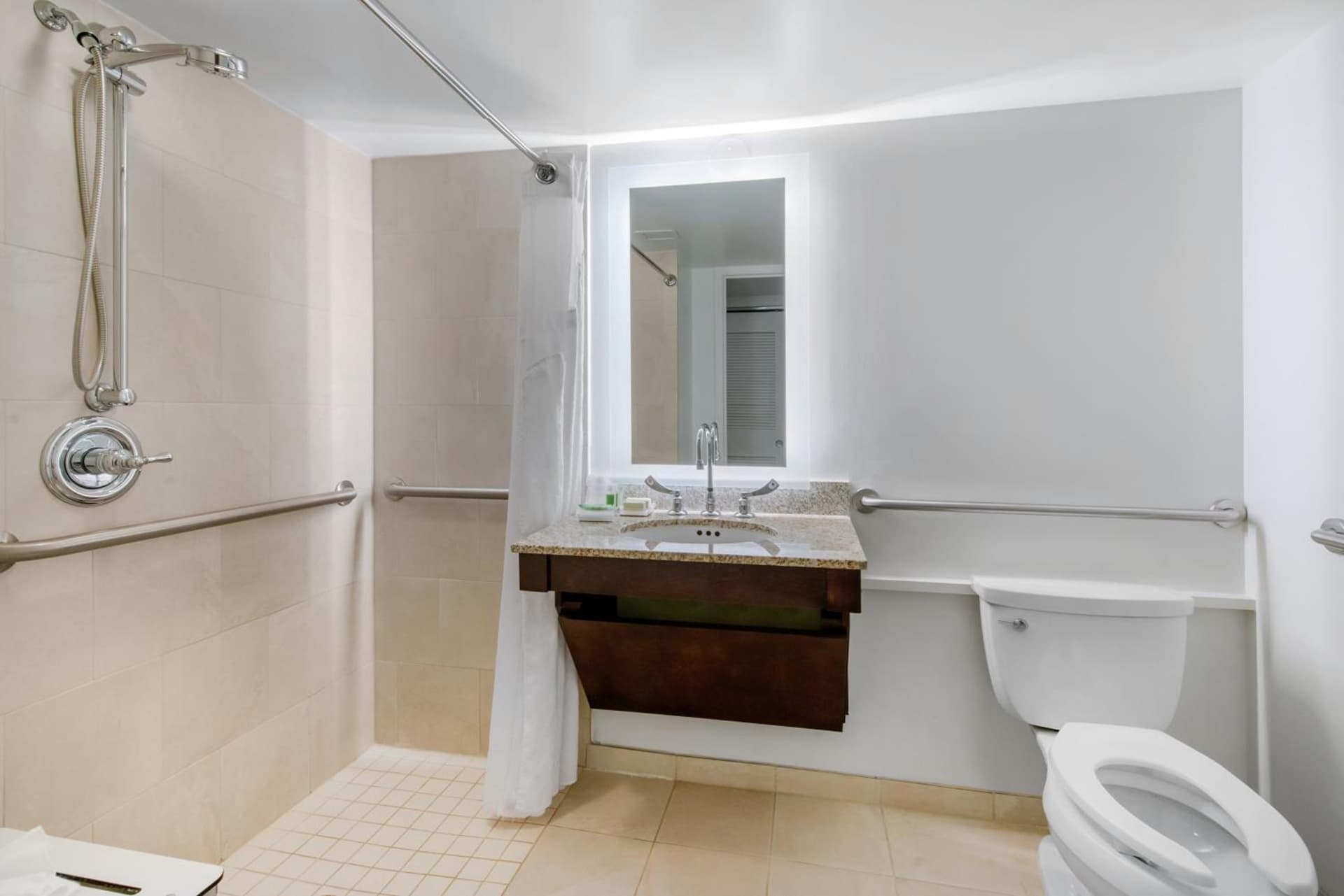Holiday Inn Orlando – Disney Springs® Area by IHG interior in Orlando, FL — gallery photo 2