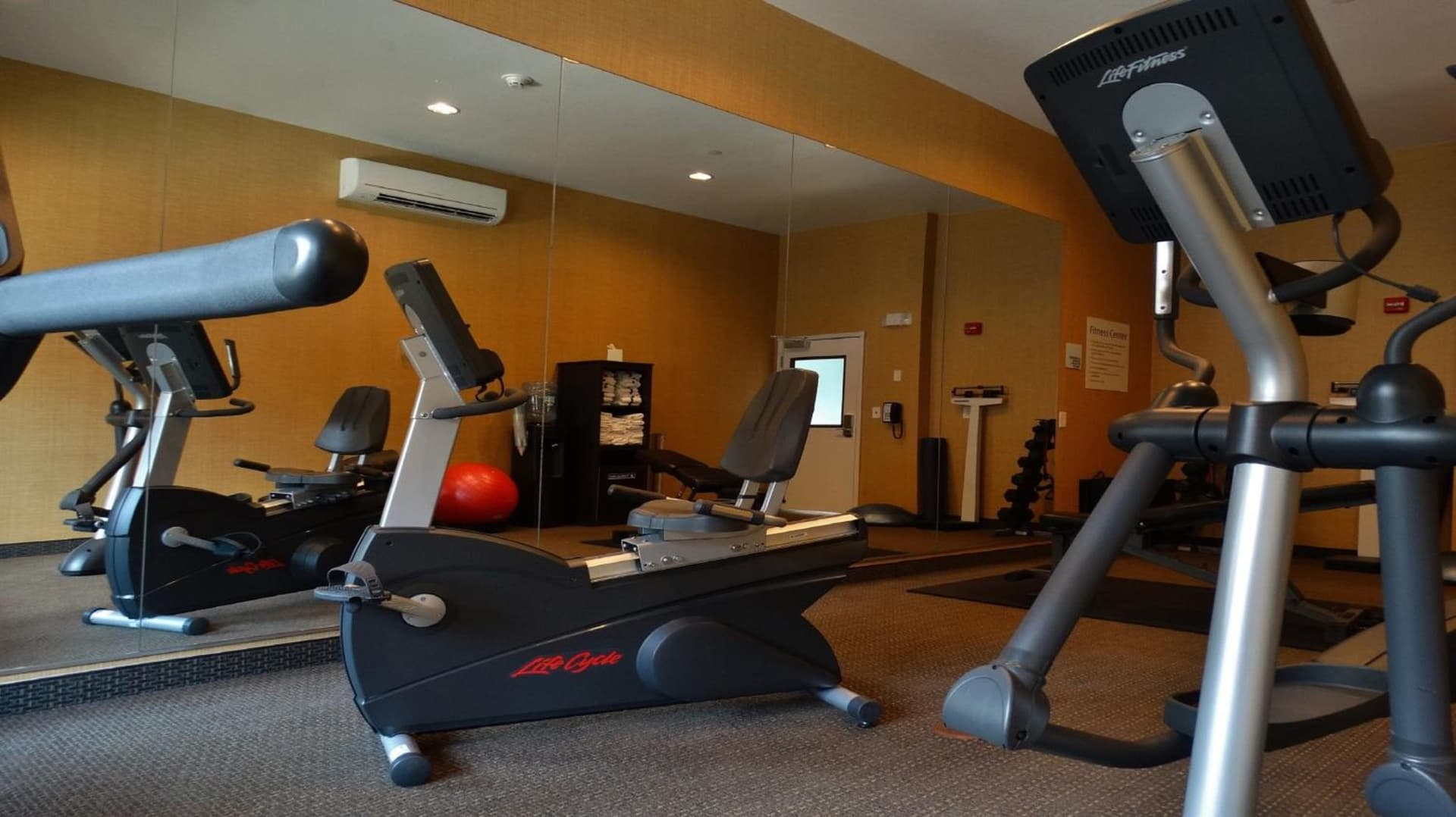 Holiday Inn Express and Suites Montgomery by IHG gallery photo in Montgomery — image 39