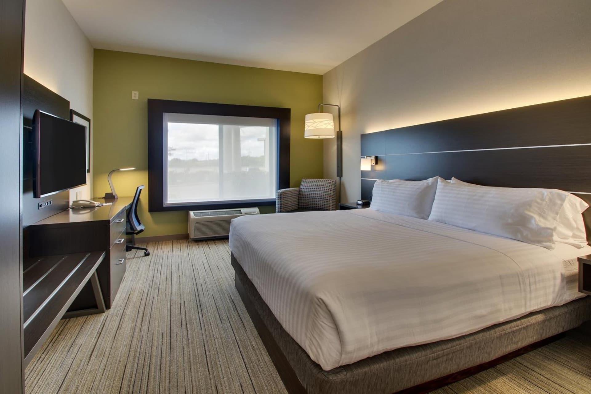 Holiday Inn Express Hotel & Suites Morris by IHG gallery photo in Morris, IL — image 17