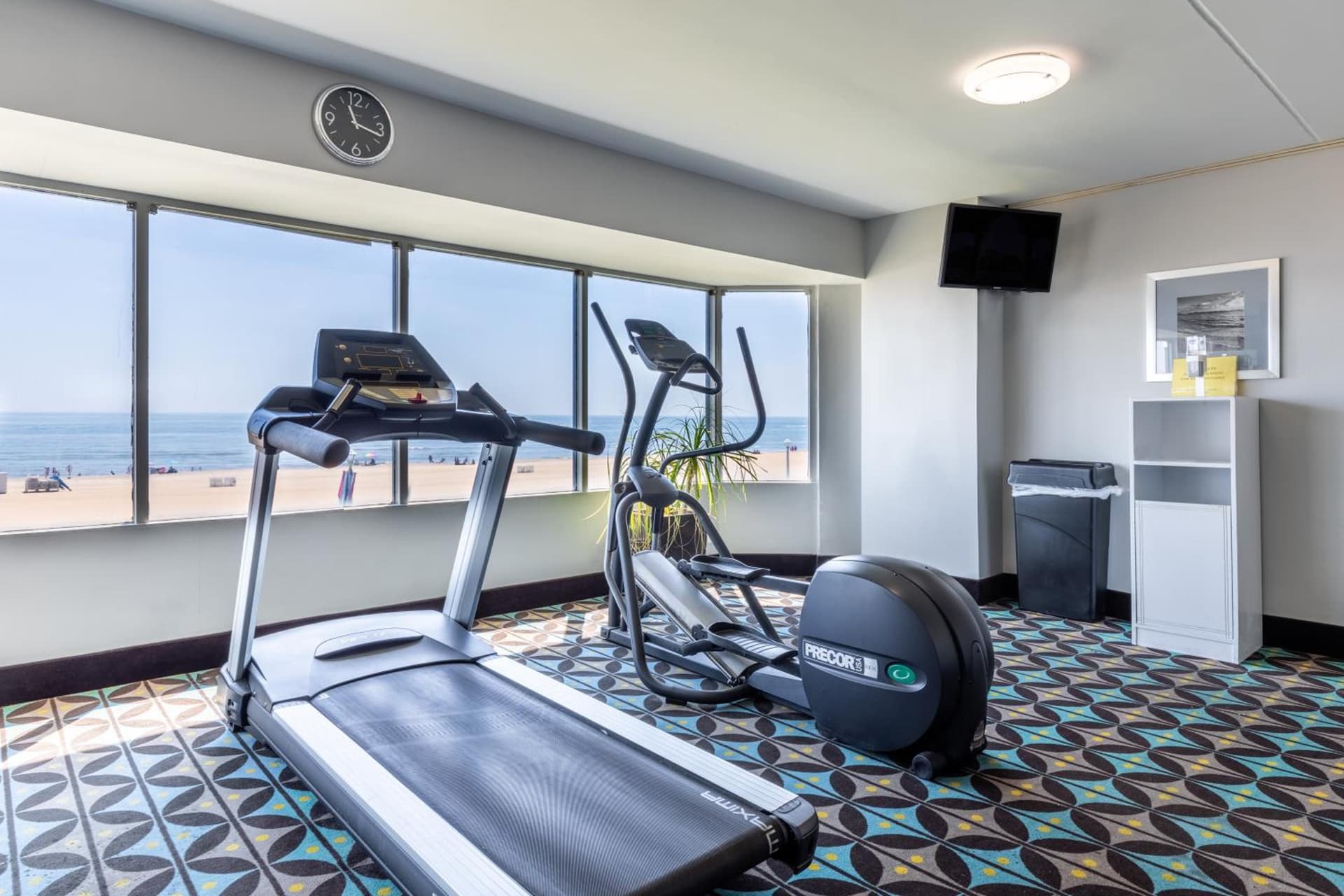 Sandcastle Resort gallery photo in Virginia Beach, VA — image 22