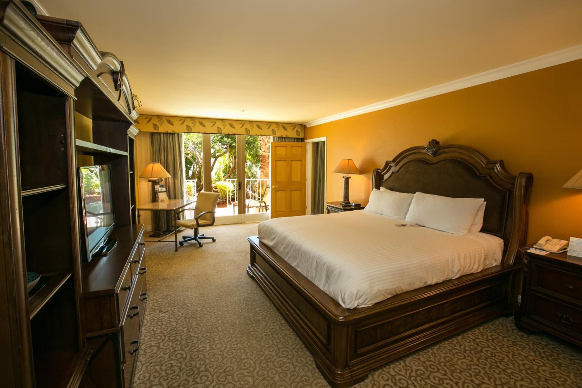 Safety Harbor Resort & Spa Trademark Collection by Wyndham interior in Safety Harbor, FL — gallery photo 2