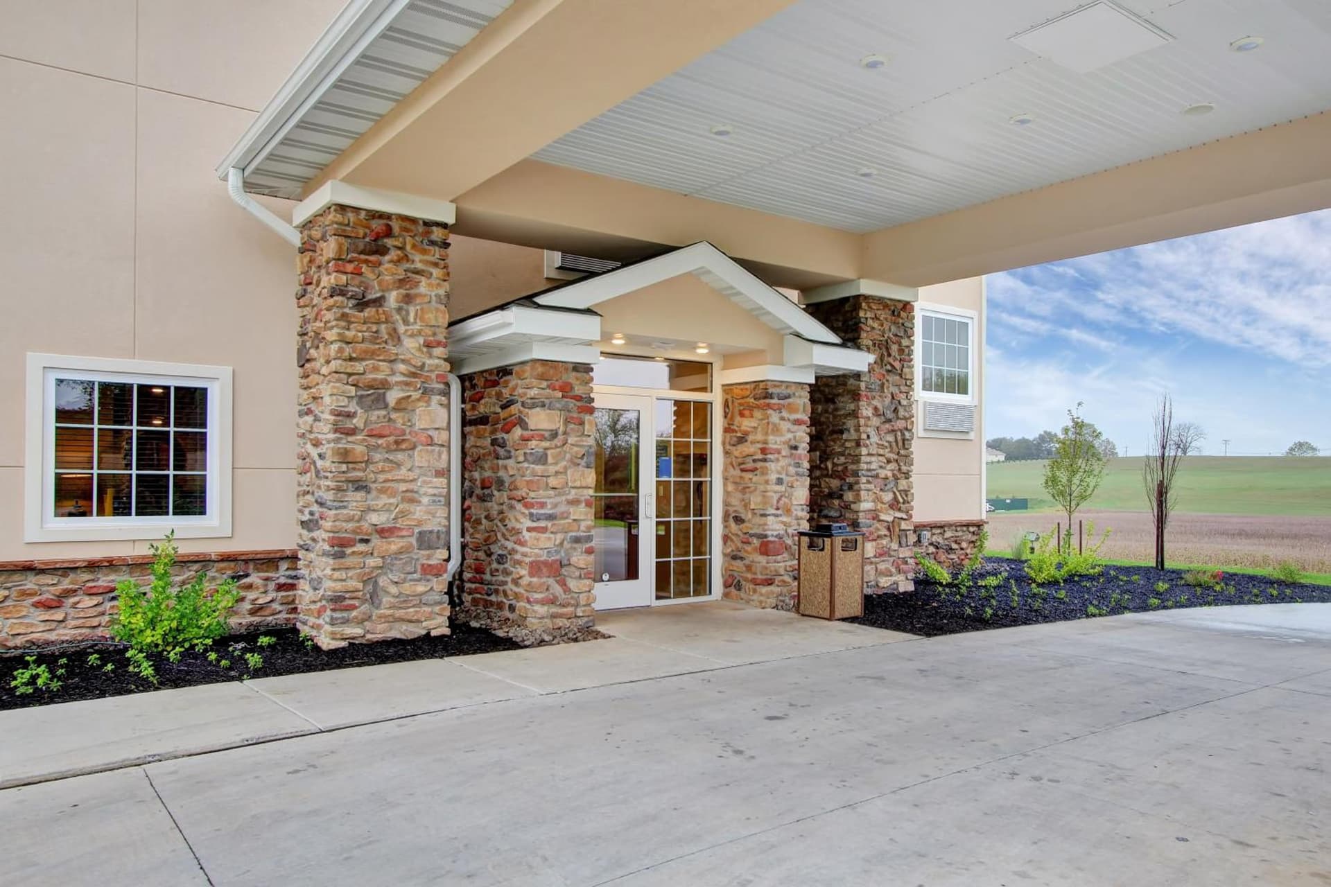 Cobblestone Hotel & Suites - Waynesboro gallery photo in Rouzerville, PA — image 5