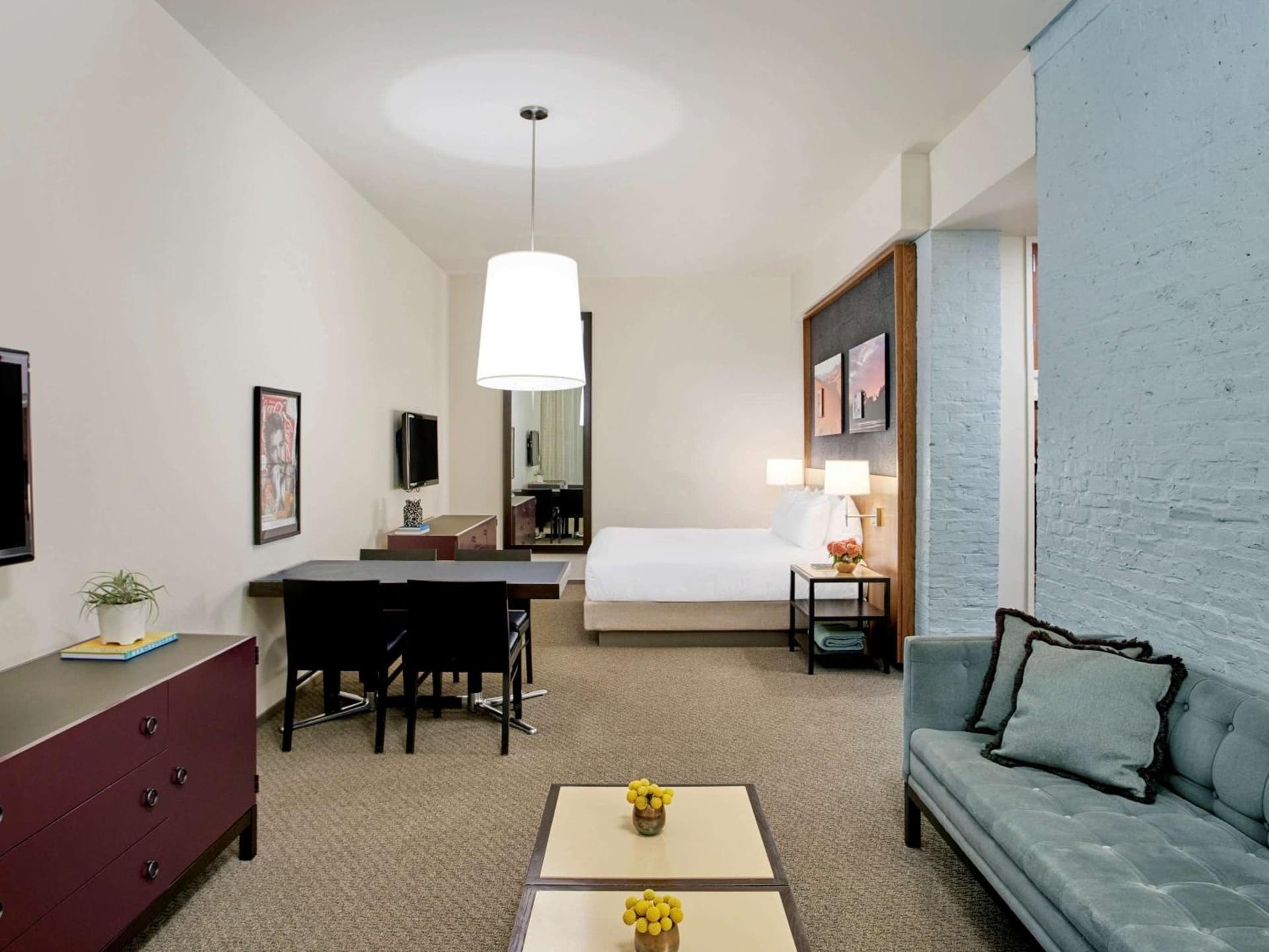 21c Museum Hotel Louisville gallery photo in Louisville, KY — image 47