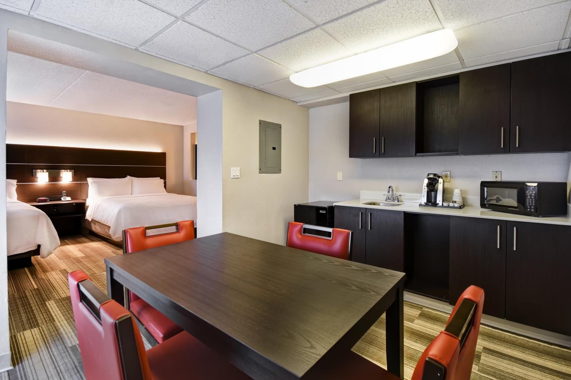 Holiday Inn Express & Suites Allentown-Dorney Park Area by IHG gallery photo in Allentown, PA — image 18