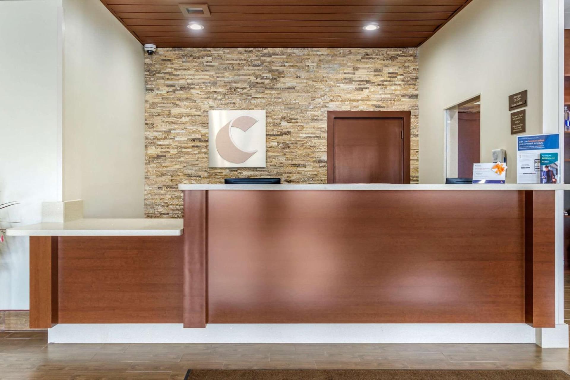 Comfort Inn & Suites Lakewood by JBLM interior in Lakewood, WA — gallery photo 2
