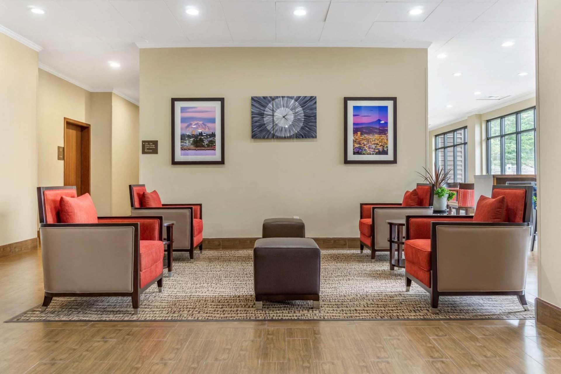 Comfort Inn & Suites Lakewood by JBLM property views in Lakewood, WA — gallery photo 3