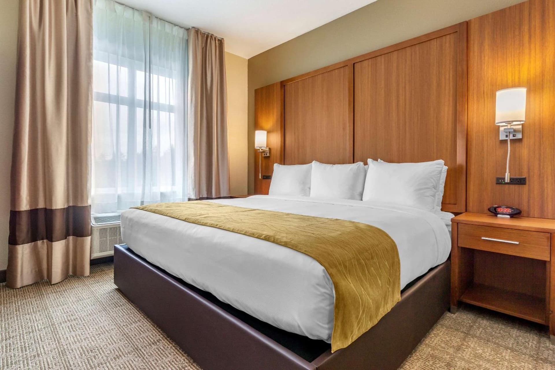 Comfort Inn & Suites Lakewood by JBLM gallery photo in Lakewood, WA — image 17