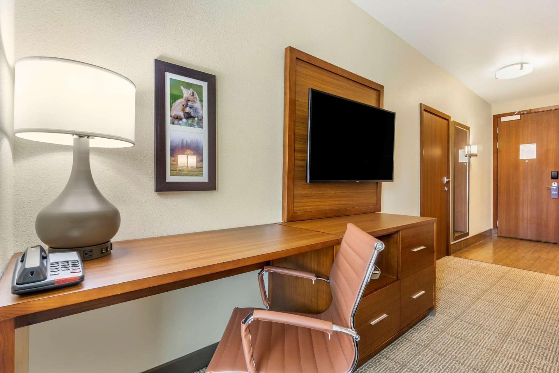 Comfort Inn & Suites Lakewood by JBLM gallery photo in Lakewood, WA — image 4