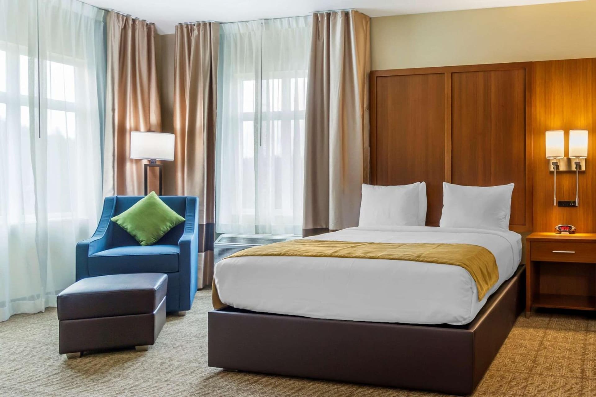 Comfort Inn & Suites Lakewood by JBLM gallery photo in Lakewood, WA — image 32