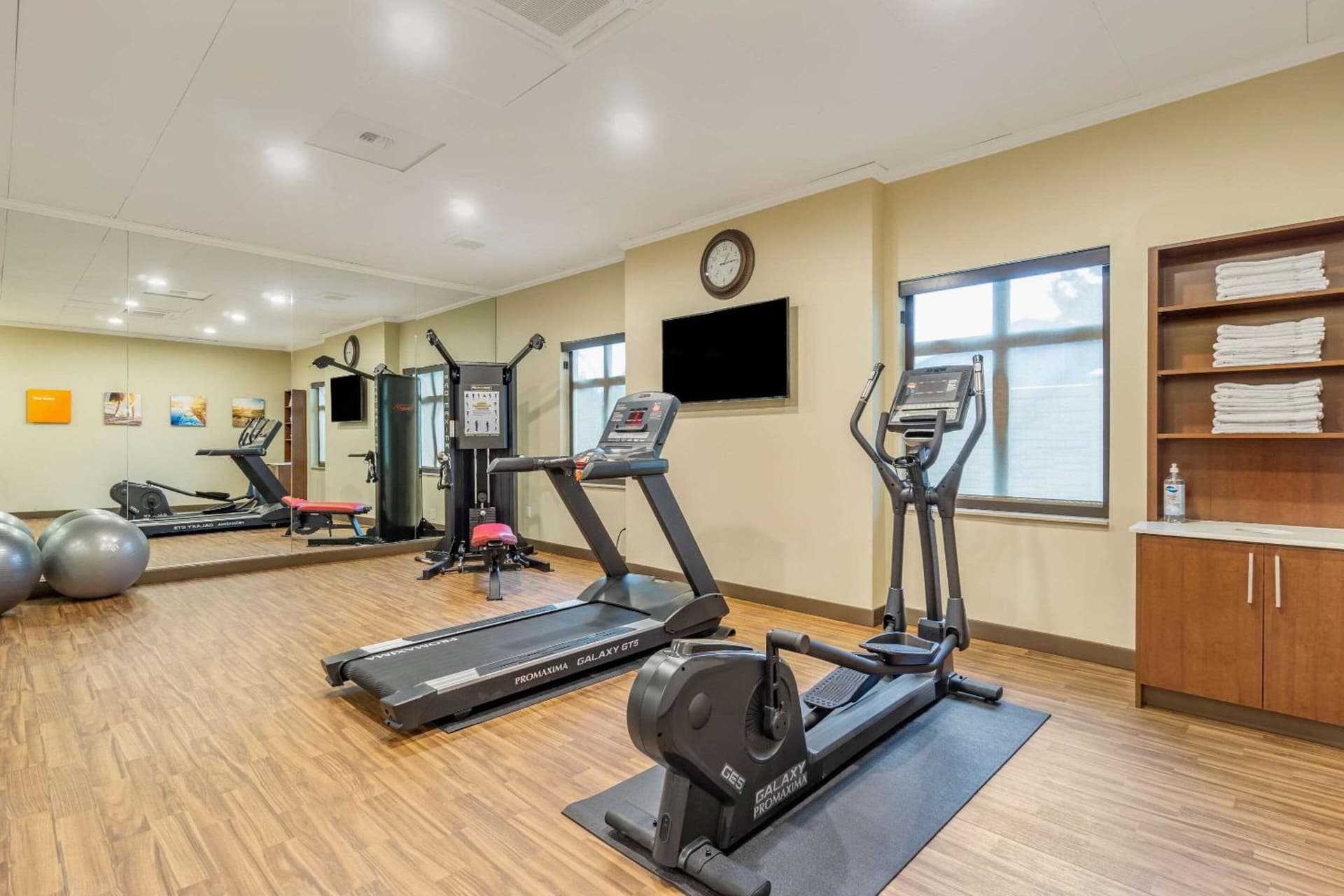Comfort Inn & Suites Lakewood by JBLM gallery photo in Lakewood, WA — image 24