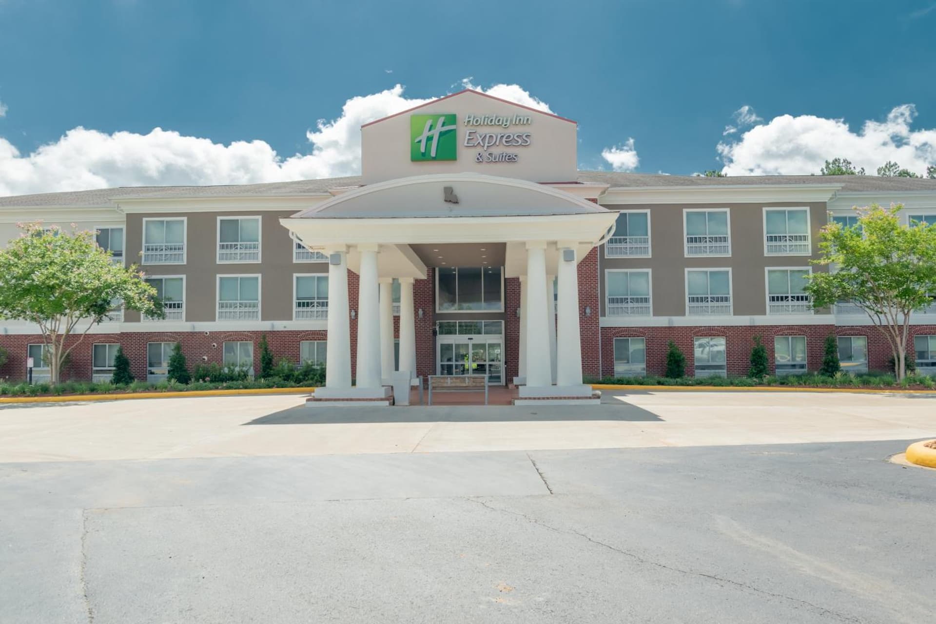 Holiday Inn Express Hotel and Suites Natchitoches by IHG featured exterior or lobby in Shamard Heights, LA — similar hotel