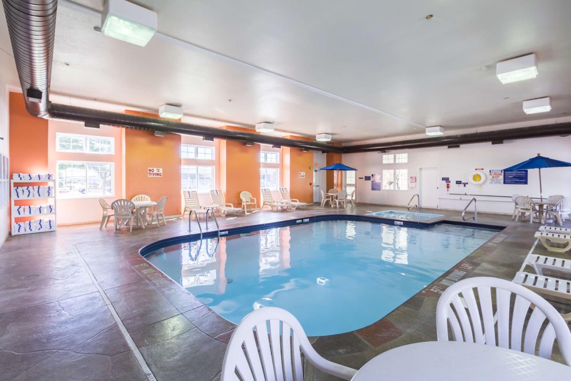 Motel 6-Huron, OH - Sandusky property views in Huron, OH — gallery photo 3