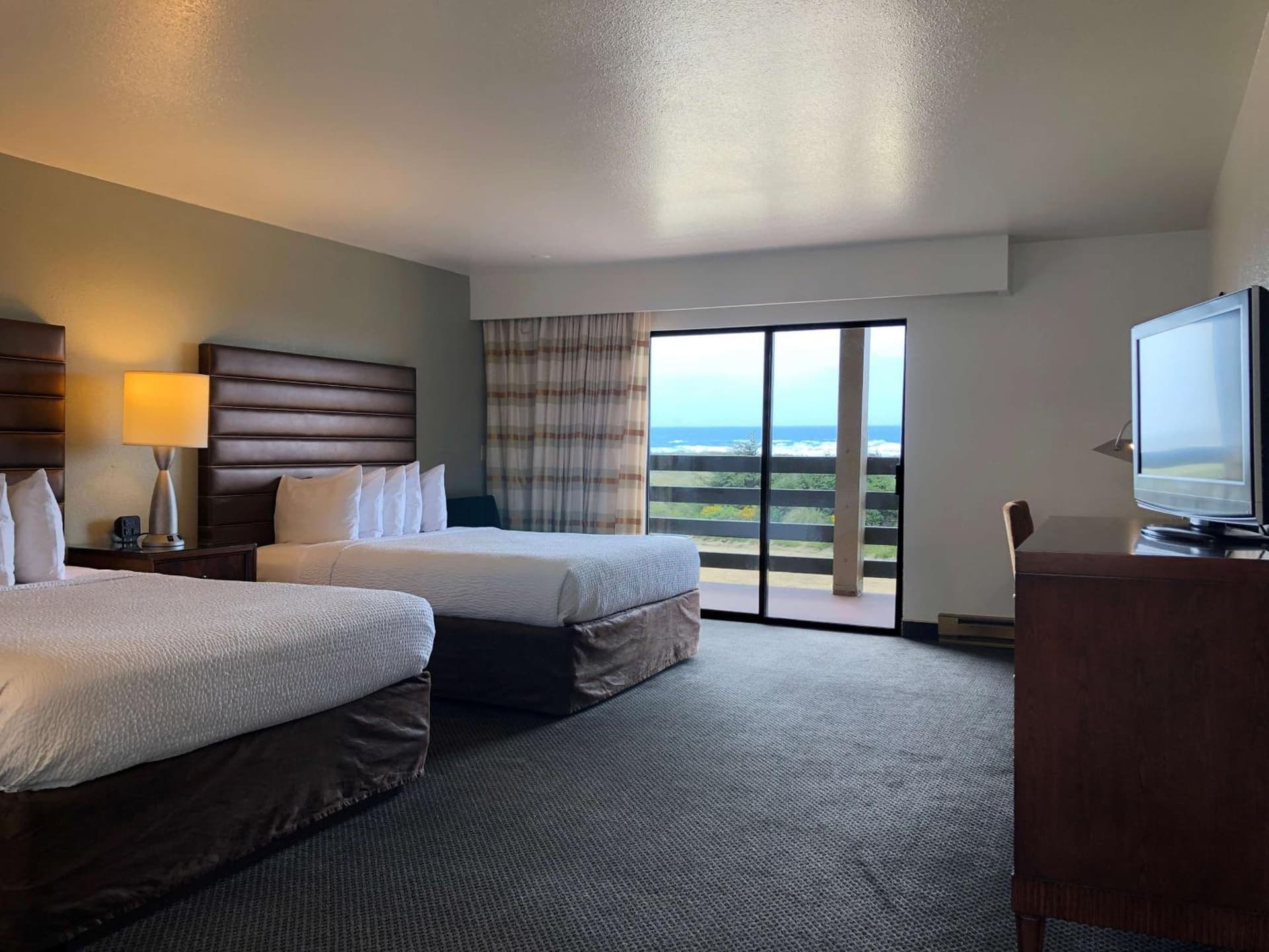 SureStay Plus Hotel by Best Western Gold Beach property views in Gold Beach, OR — gallery photo 3