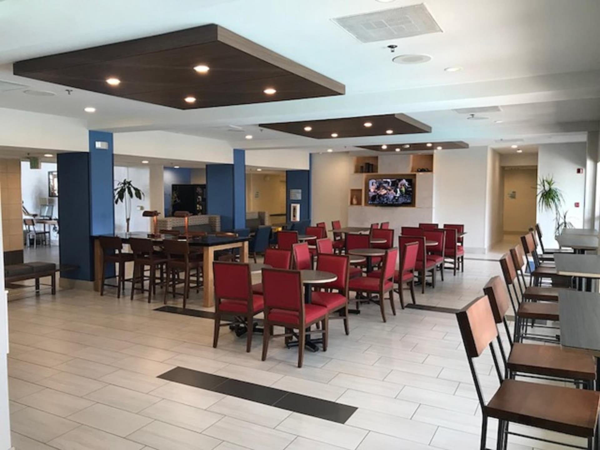 Holiday Inn Express & Suites Tracy by IHG property views in Tracy, CA — gallery photo 3