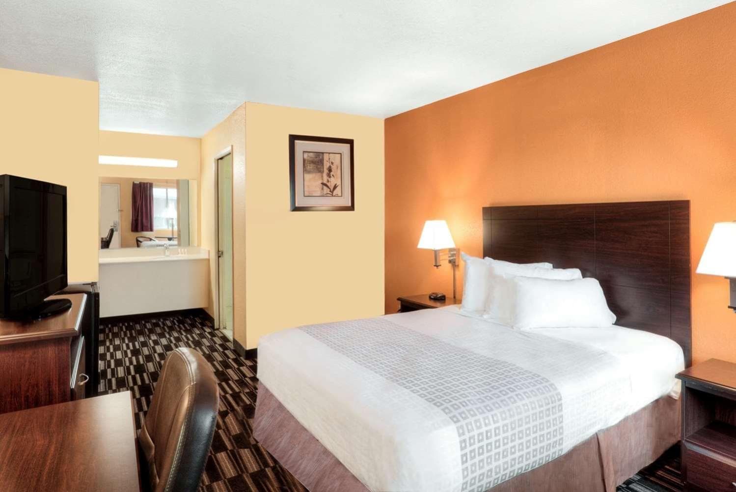 Howard Johnson by Wyndham Modesto Ceres gallery photo in Ceres, CA — image 13